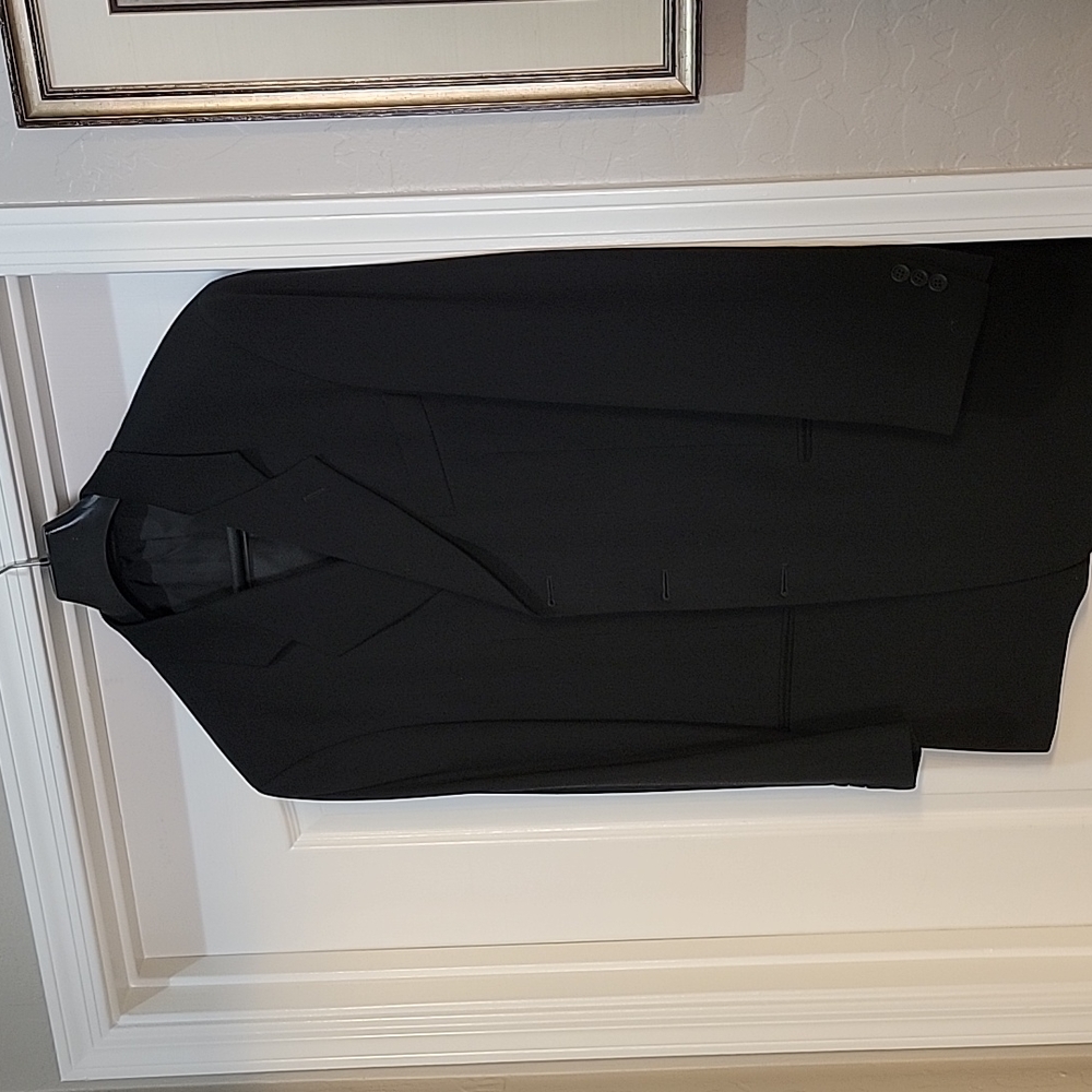 Giorgio Armani sport coat, size 43 black black 3 button. New.